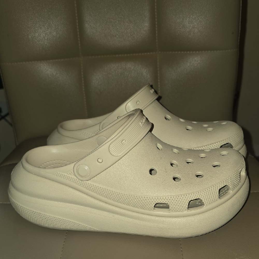 CROCS Cream Classic Crush Platform Clogs